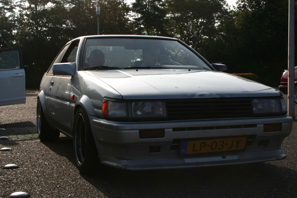 DJexor's AE86 with widened fenders
