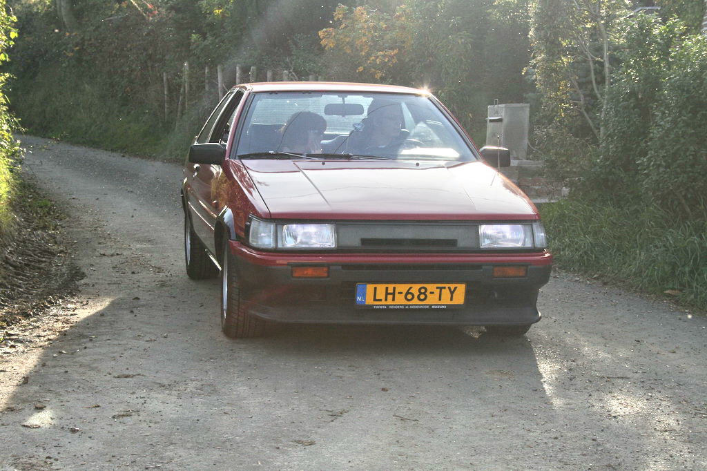 GTSi-R's AE86 with HID