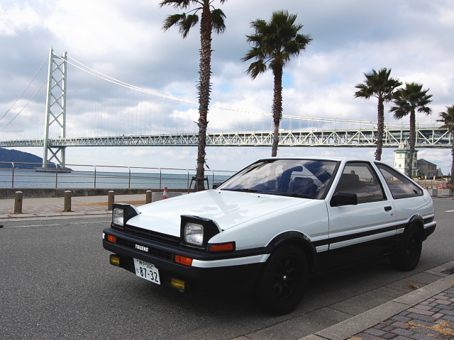 To me it looks like it is the perfect Initial D AE86 replica: it is a 1983 