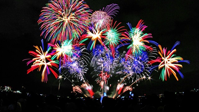 http://www.banpei.net/wp-content/uploads/2014/12/fireworks6-640x360.jpg