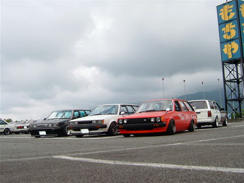 Carina Firevan next to other Carina vans