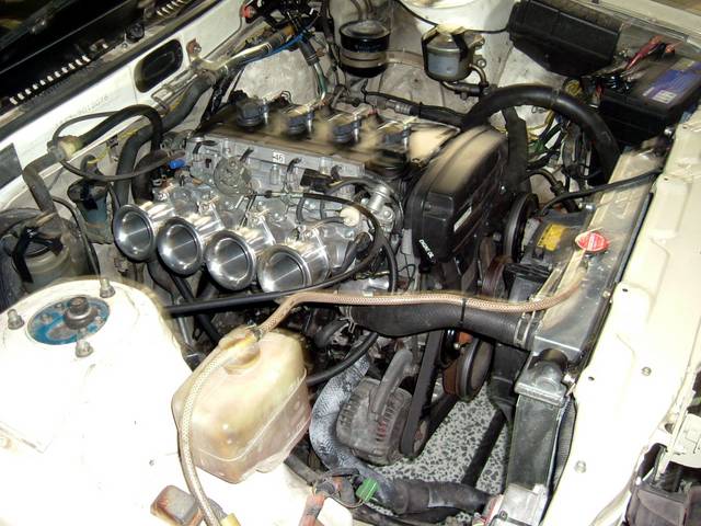 4AGE 20v blacktop with a set of ITBs 4AGE 20v blacktop with a set of ITBs