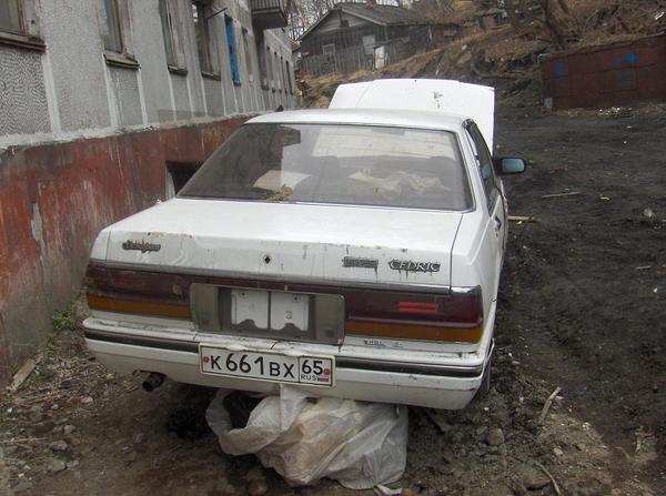 Dumped Nissan Cedric Y31 in Russia