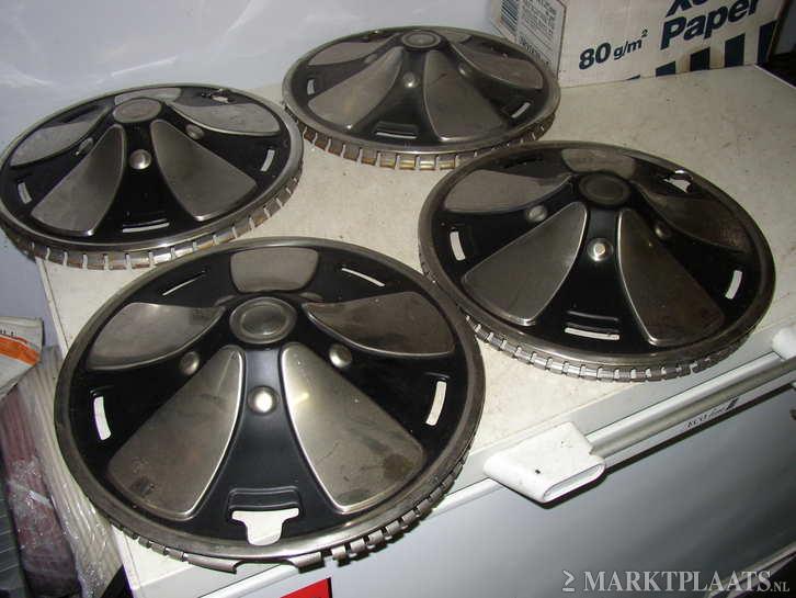 Marktplaats KE30 hubcaps