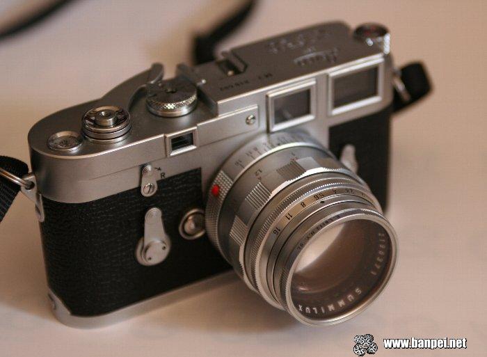 Vintage camera with Leica Summilux-M 50/1.4 lens