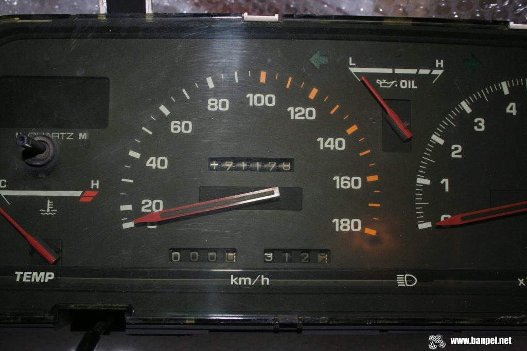 Carina GT-R AA63 cluster, zoom in speedo and odometer
