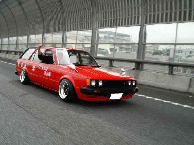 SA60 Carina firevan on a expressway