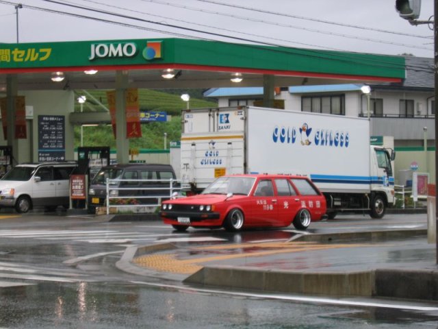 SA60 Carina firevan in the rain