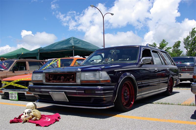 Nissan Cedric Y30 Skull Equipped