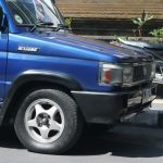 Bali: ubiquitous Toyota Kijang KF42