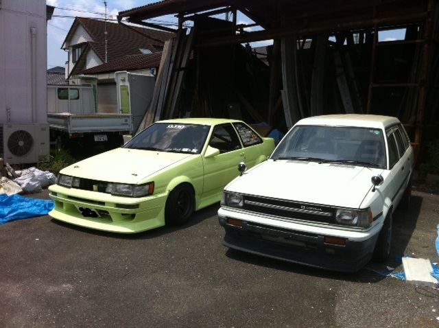 Toyota Corolla KE70 wagon with AE86 bumper+lip