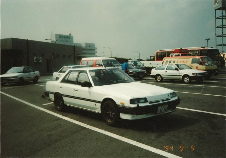 Family Album Treasures: Parkinglot Skyline DR30 and Levin AE86