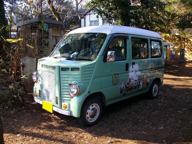 Japanese retro styled van