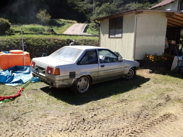 Toyota Sprinter Trueno AE86 barn find