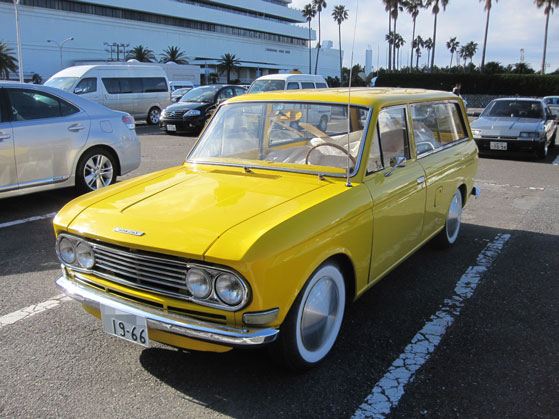 Moon equipped Bluebird 410 wagon