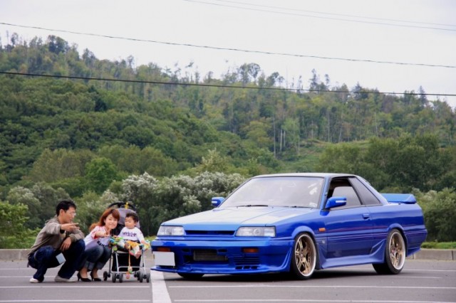 Nissan Skyline R31 baby-stroller