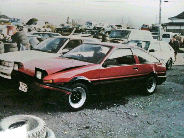 Wrecked: red panda Sprinter Trueno GT Apex AE86