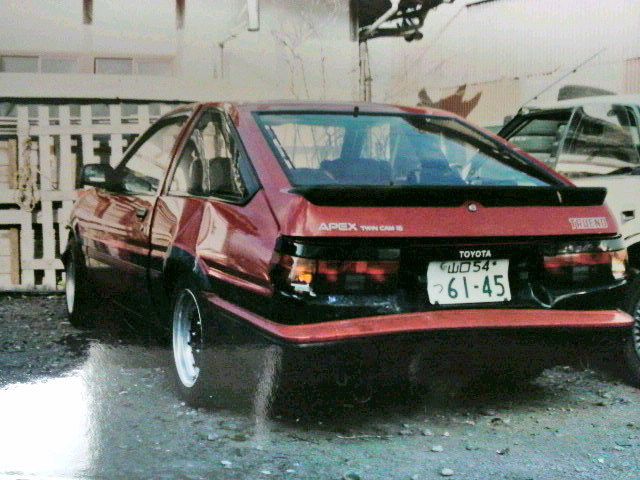 Wrecked: red panda Sprinter Trueno GT Apex AE86