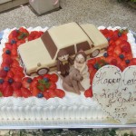 Brilliant: Corolla KE70 wedding cake