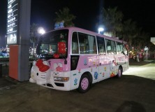 Hello Kitty bus