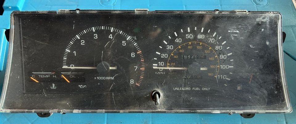 USDM zenki Toyota Corolla SR5 AE86 gauge cluster