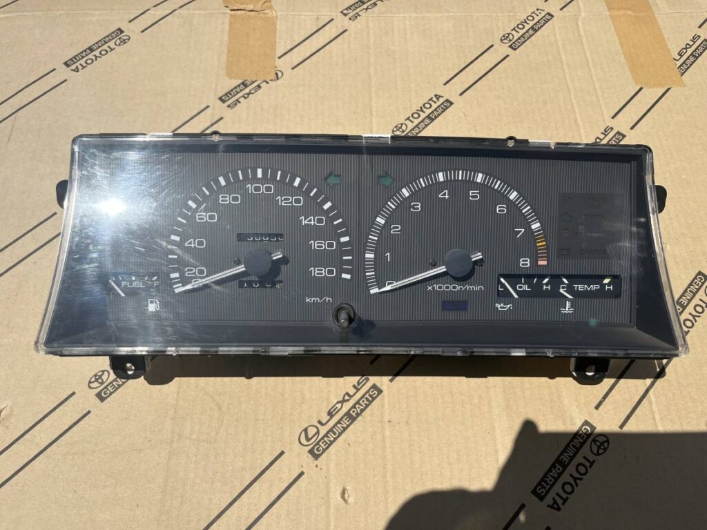 Kouki (late) JDM AE86 Levin & Trueno GT Apex gauge cluster