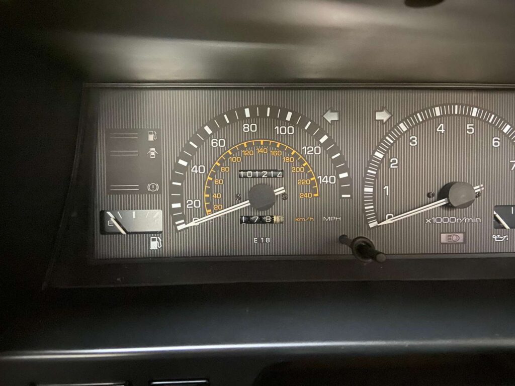 United Kingdom kouki Toyota Corolla GT Twin Cam 16 AE86 gauge cluster