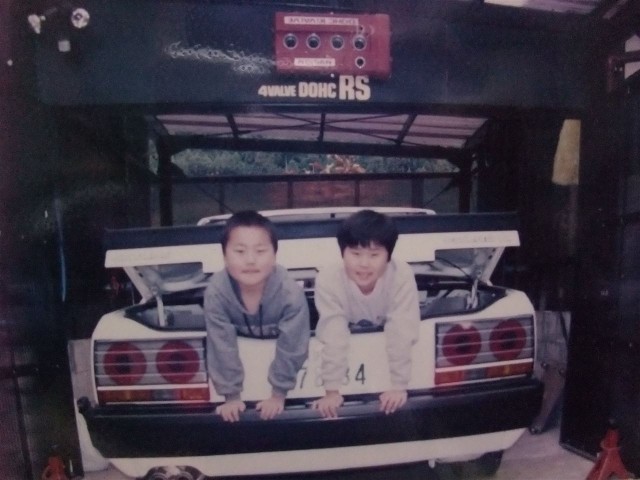 Family Album Treasures: Nissan Skyline DR30 running in the family