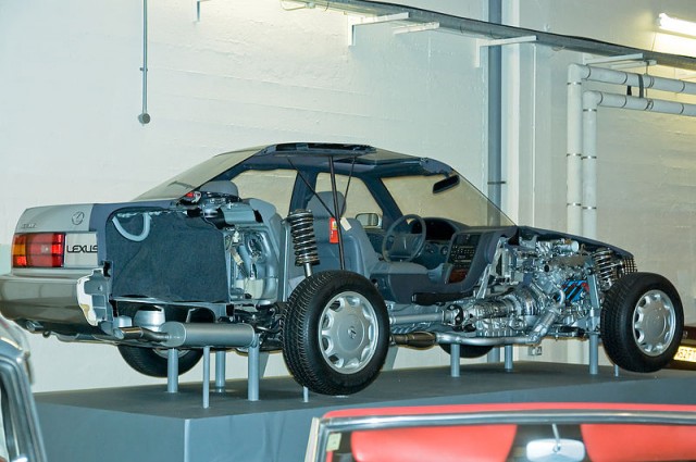 Picture of the Week: cutaway Lexus LS400