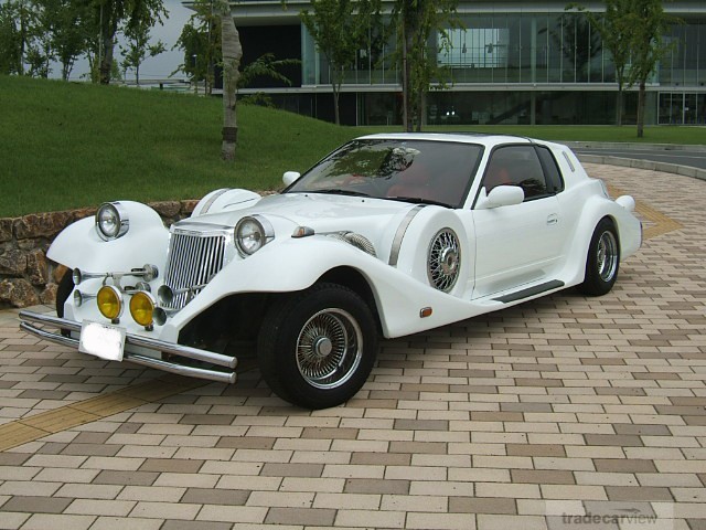 Mitsuoka Le-Seyde: Nissan S13 meets Cruella de Vil