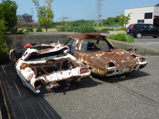 Rusty pair of Mazda Cosmo 110S [Japanese Rustoseums]