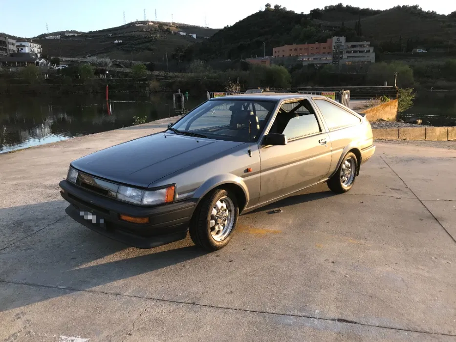 A Portuguese facelifted Corolla GT AE86 with the European front spoiler
