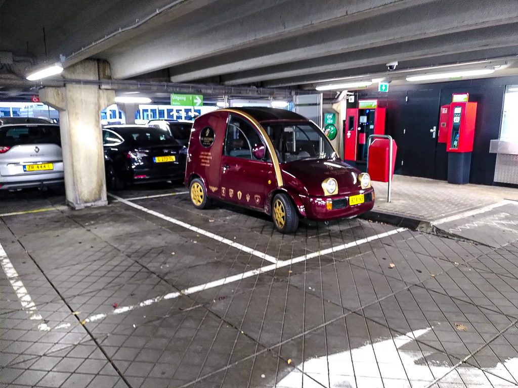 1989 Nissan S-Cargo parked at my local multistory parking garage