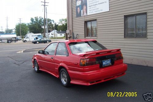 AE86 wall of shame: Corolla GT-S with Levin complex from the rear