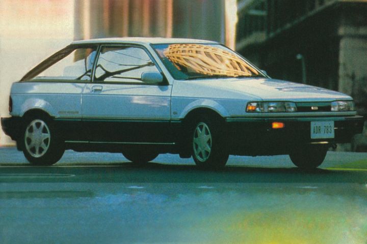 Mazda Étude looks like a Isuzu Gemini and RX7 mashup