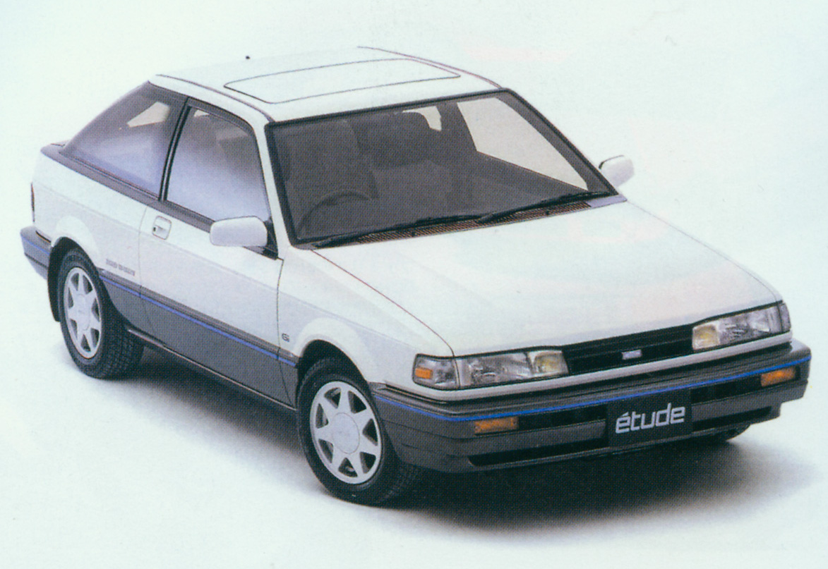 Mazda Étude: late 1980s wraparound headlights