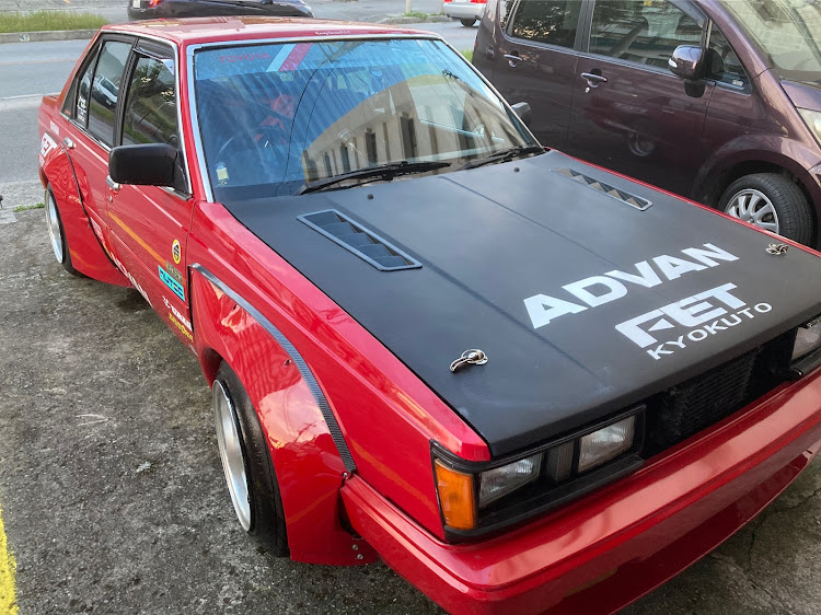 Toyota Carina GT-R AA63 with N2 over fenders