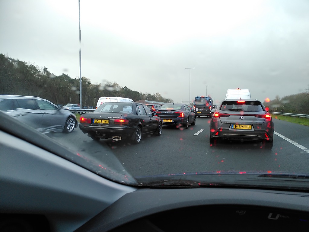 Toyota Carina AT171 in a traffic jam