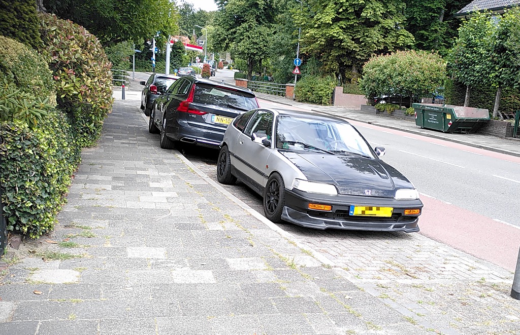 1991 Honda CRX mk2 down on the street