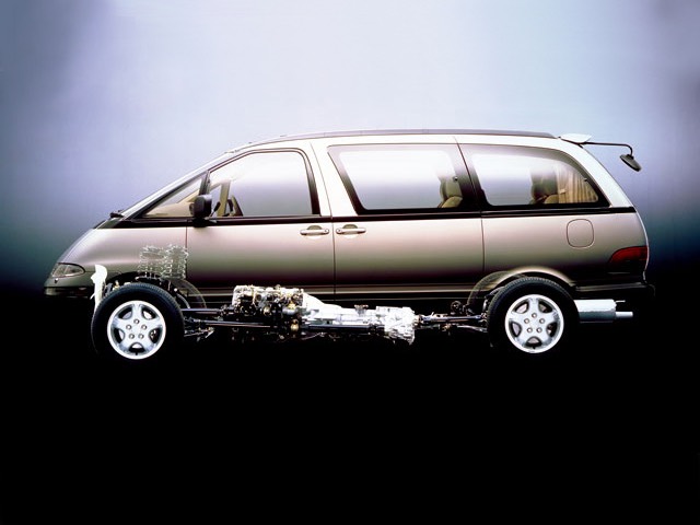 Cutaway photo of the first generation Toyota Estima