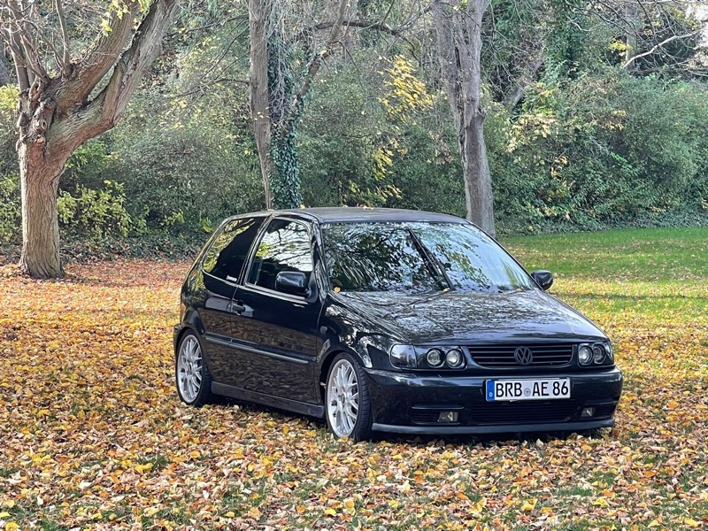 VW Polo with German license plate BRB-AE-86