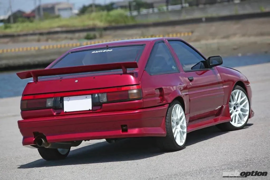 AE86 Origin FRP over fenders in the rear