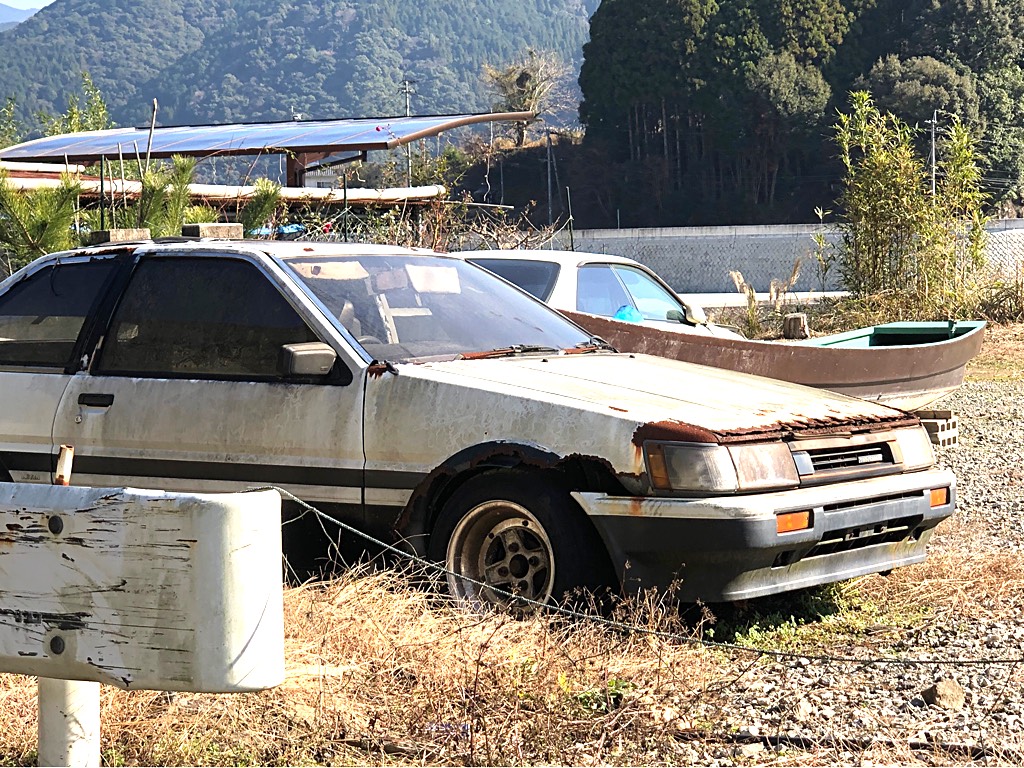 Rusty zenki panda two-door Corolla Levin GT Apex AE86