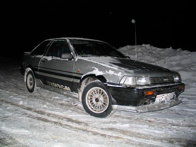 Hungarian AE86 with a nicely done AE82 front end swap