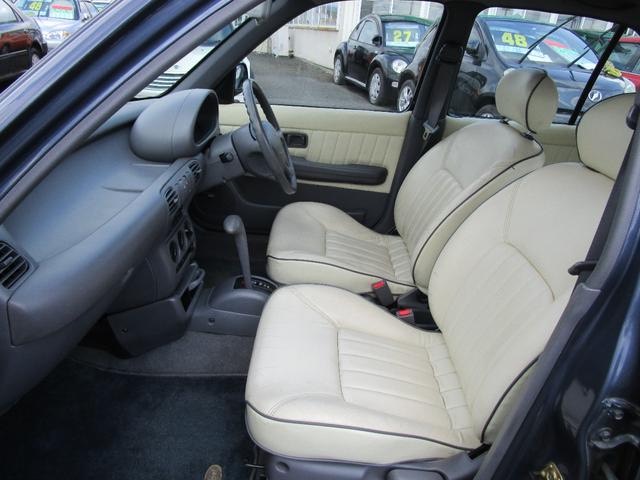Mitsuoka Viewt K11 with standard March dashboard and leather seats