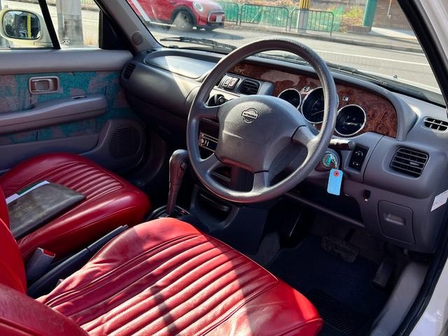 Mitsuoka Viewt K11 with bespoke half wood trim dashboard