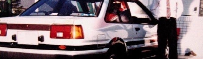 I never realized the salaryman's suit is just as panda as the AE86!